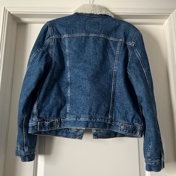 Levi's Blue Jean Jacket with White Sherpa Lining - Picture 2 of 4